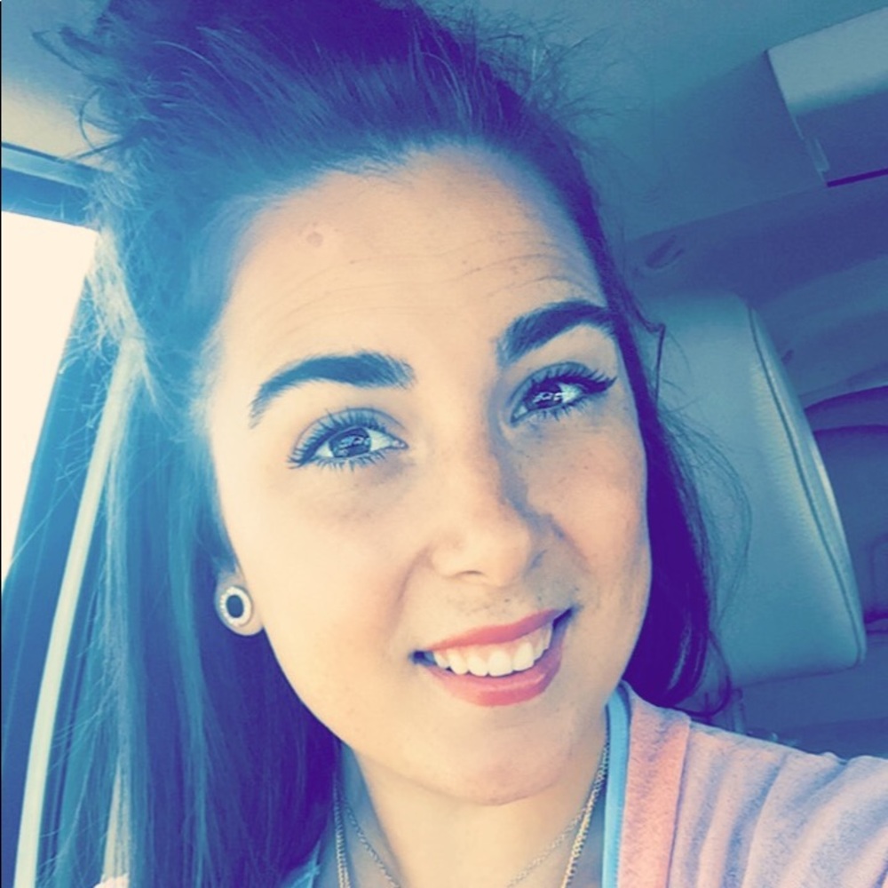 Meet your Posher, Katelyn